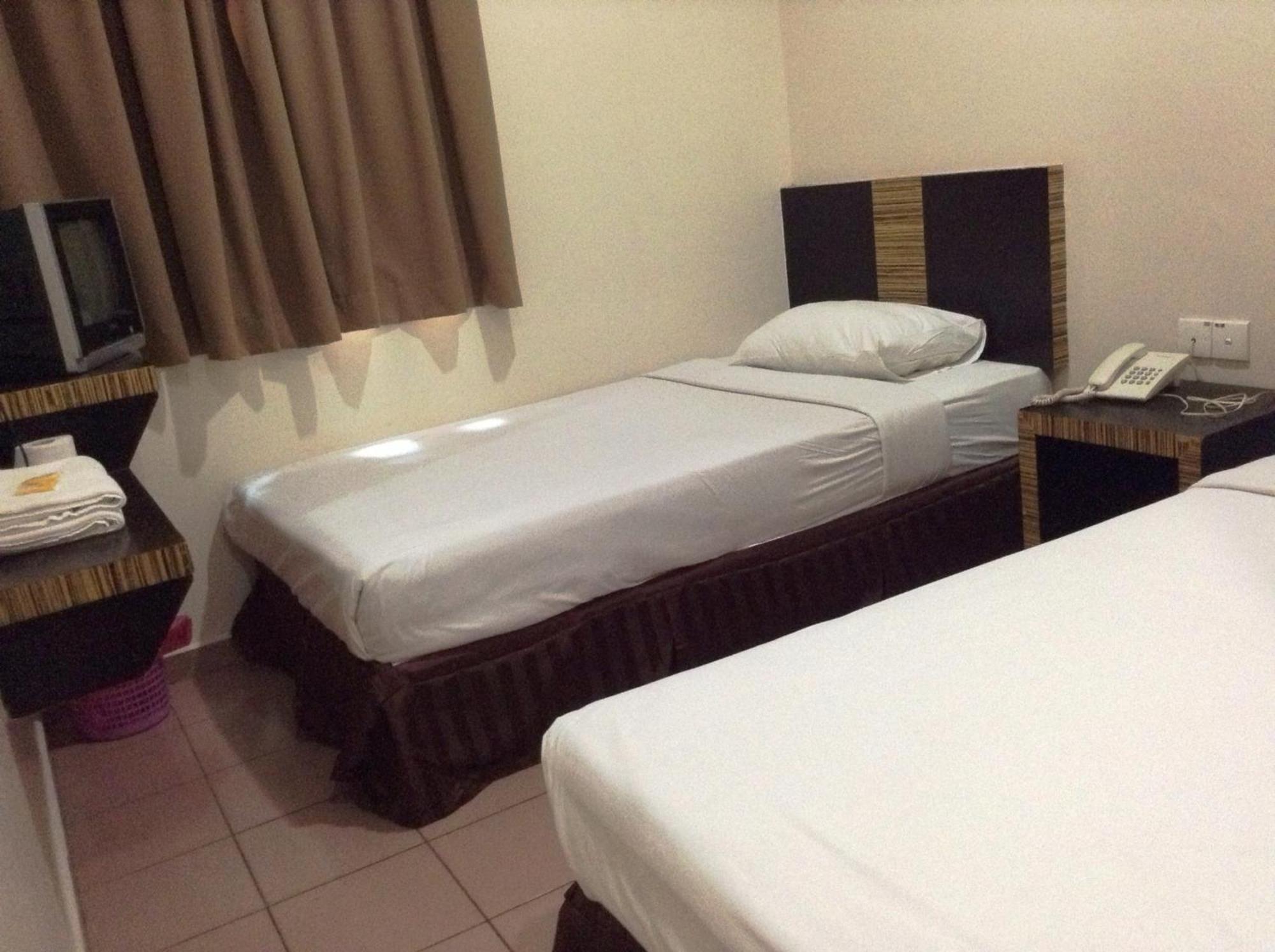 קוטה קינבלו Hotel Traveller חדר תמונה