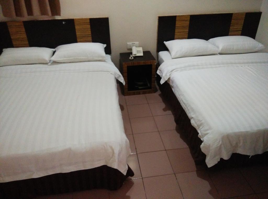 קוטה קינבלו Hotel Traveller מראה חיצוני תמונה