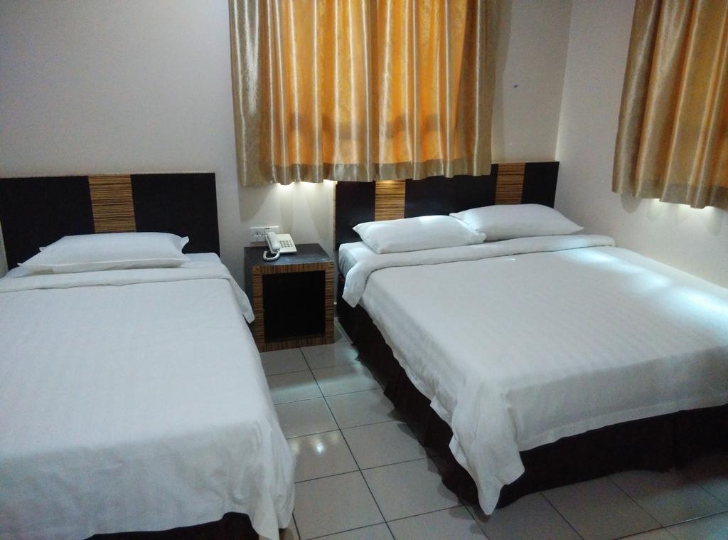 קוטה קינבלו Hotel Traveller מראה חיצוני תמונה