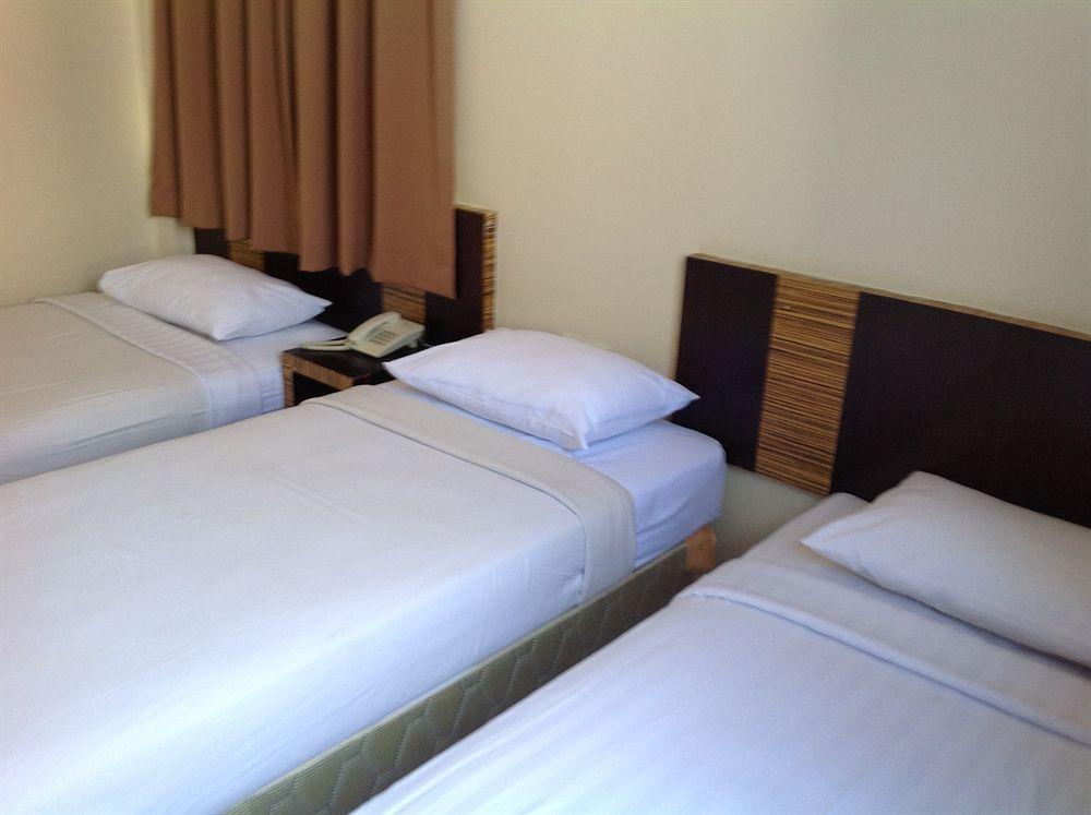 קוטה קינבלו Hotel Traveller מראה חיצוני תמונה
