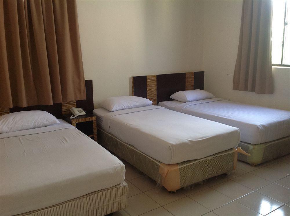 קוטה קינבלו Hotel Traveller מראה חיצוני תמונה