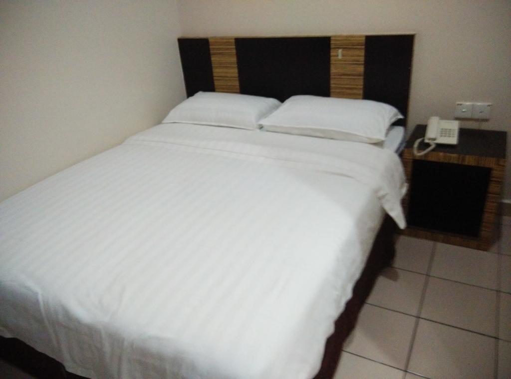 קוטה קינבלו Hotel Traveller חדר תמונה