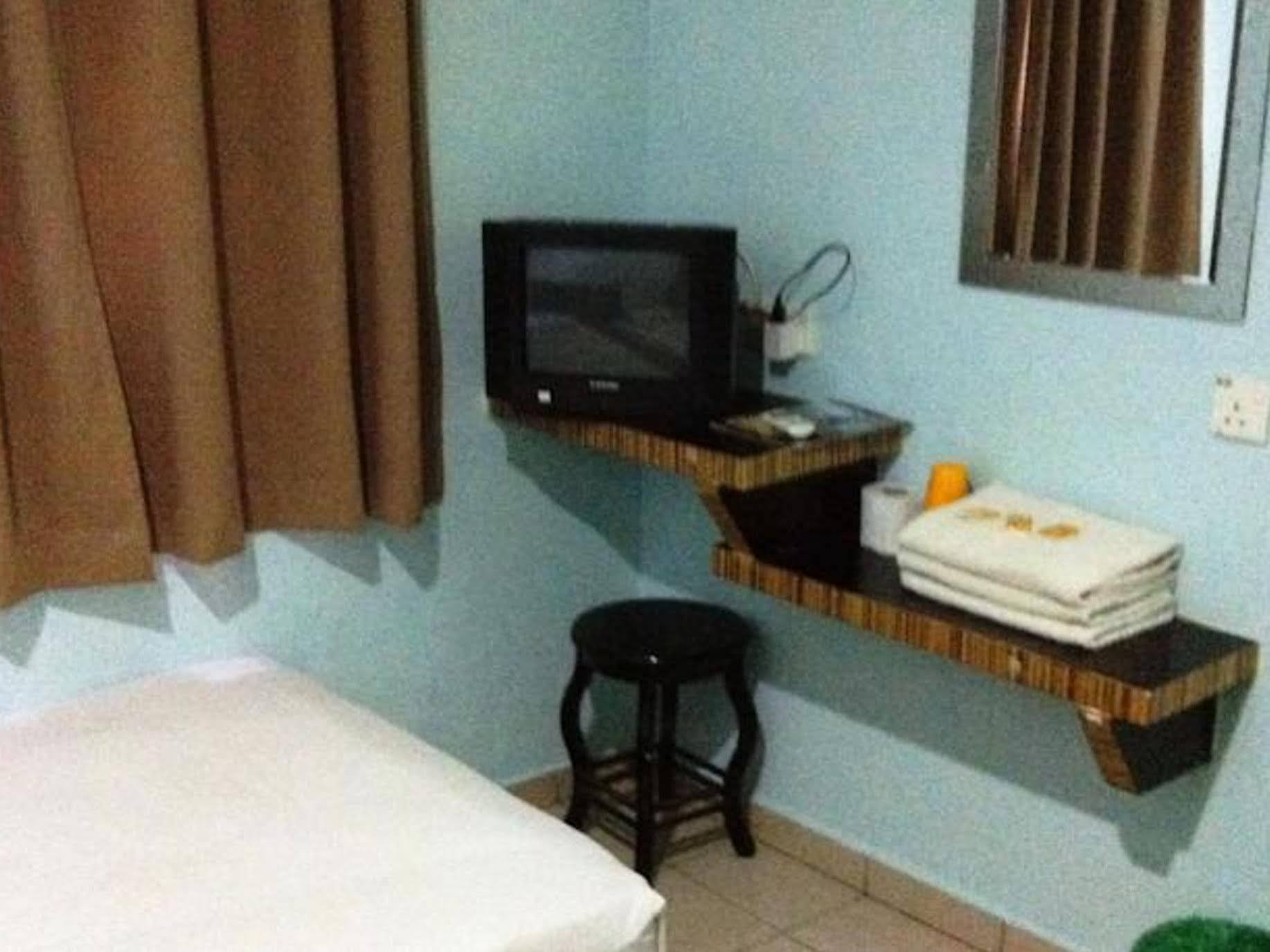 קוטה קינבלו Hotel Traveller מראה חיצוני תמונה