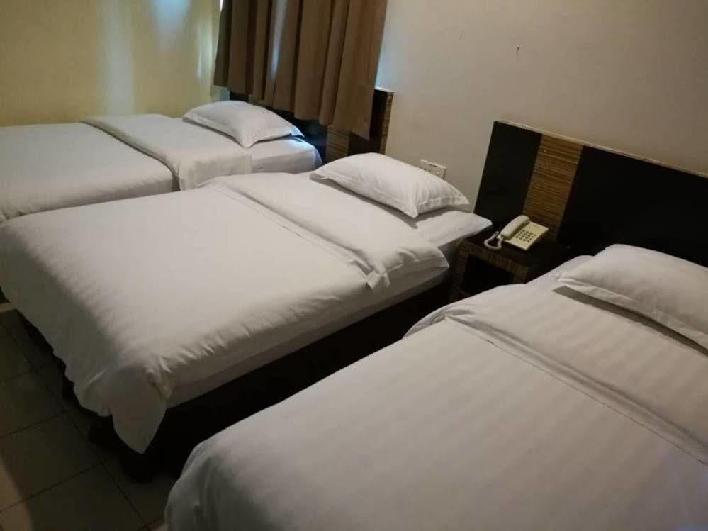 קוטה קינבלו Hotel Traveller מראה חיצוני תמונה